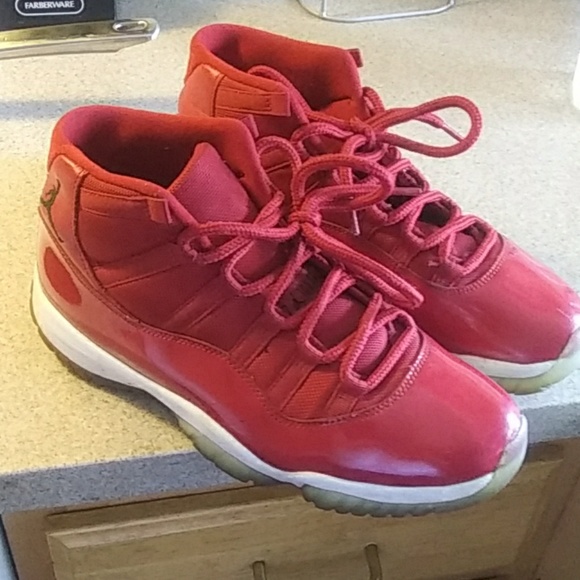 Retro 11 - Picture 1 of 3